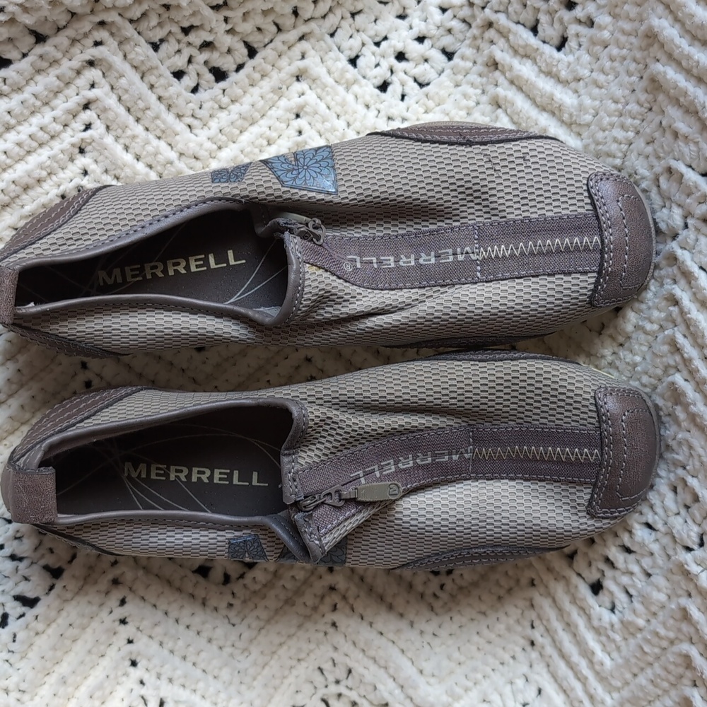 Merrell Women's Tan and Blue Mules